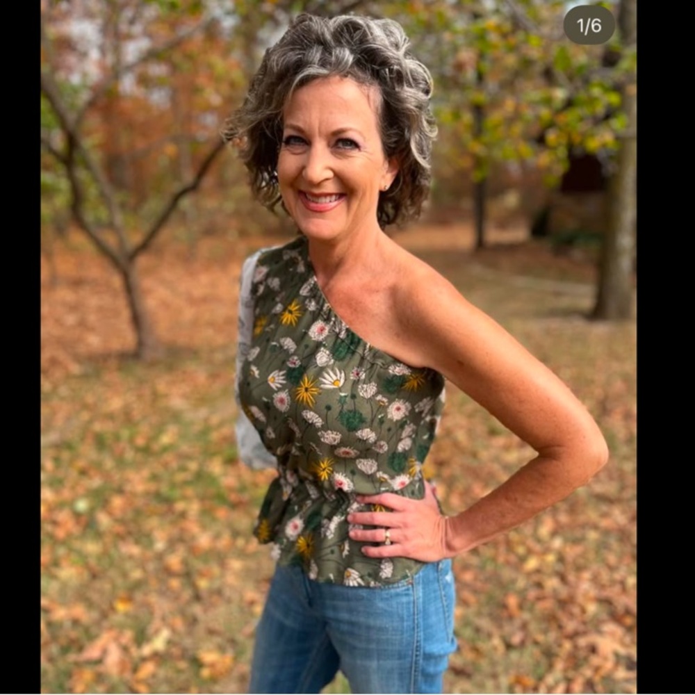 Floral One-Shoulder Top